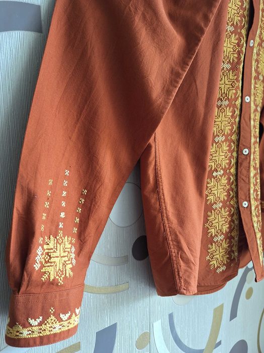 Везана мъжка риза