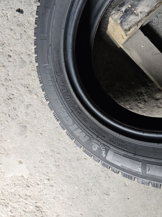 4 anvelope iarna 195 70 15C Michelin Agilis