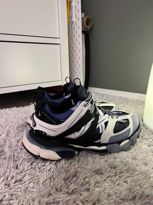 Balenciaga track