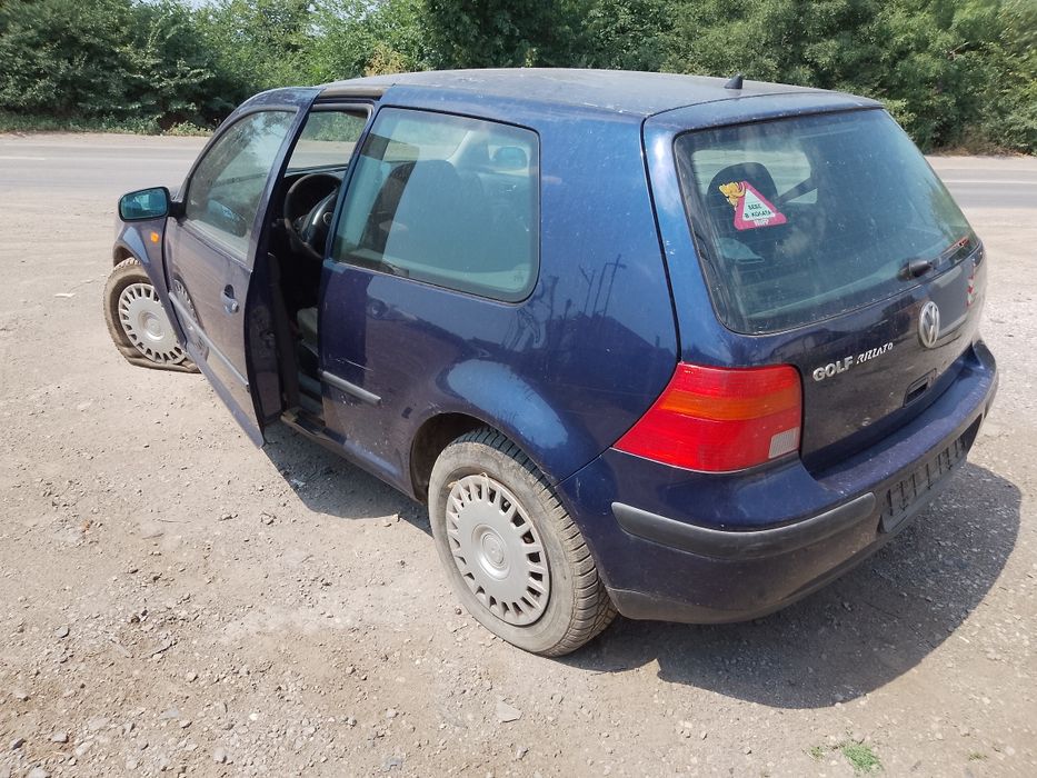 Продавам на части Голф 4 1.4 16V