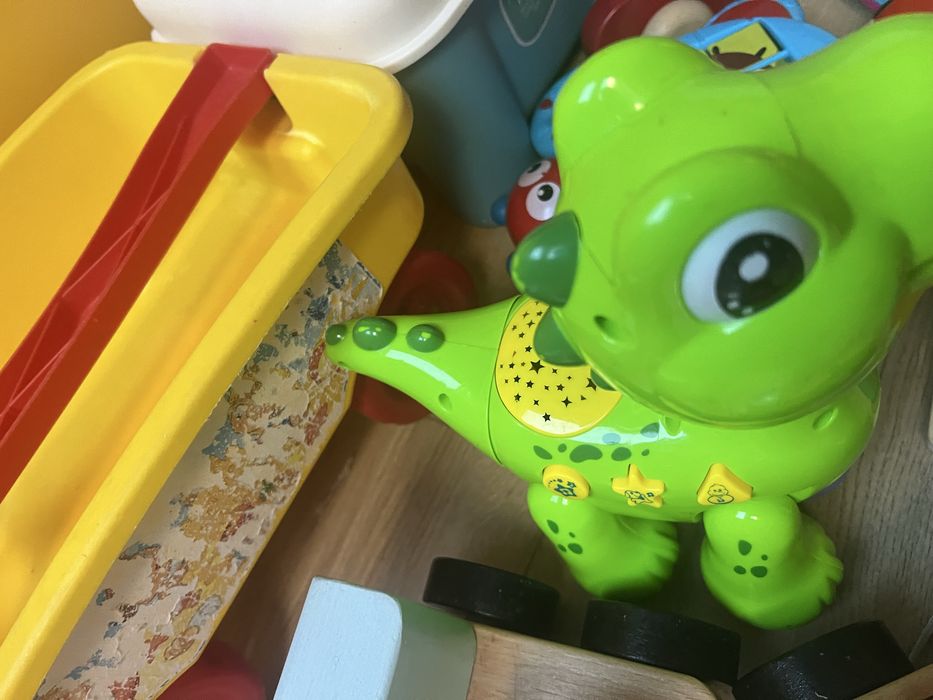 Продавам сет дървени / занимателни играчки / конструктор