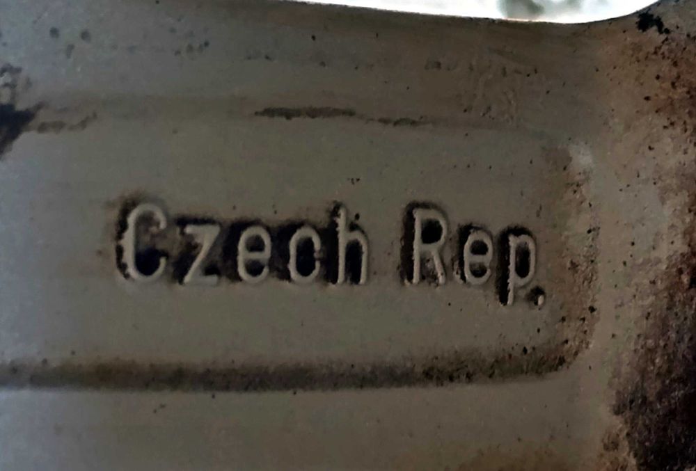 Продавам оригинални лети джанти 16" за Audi