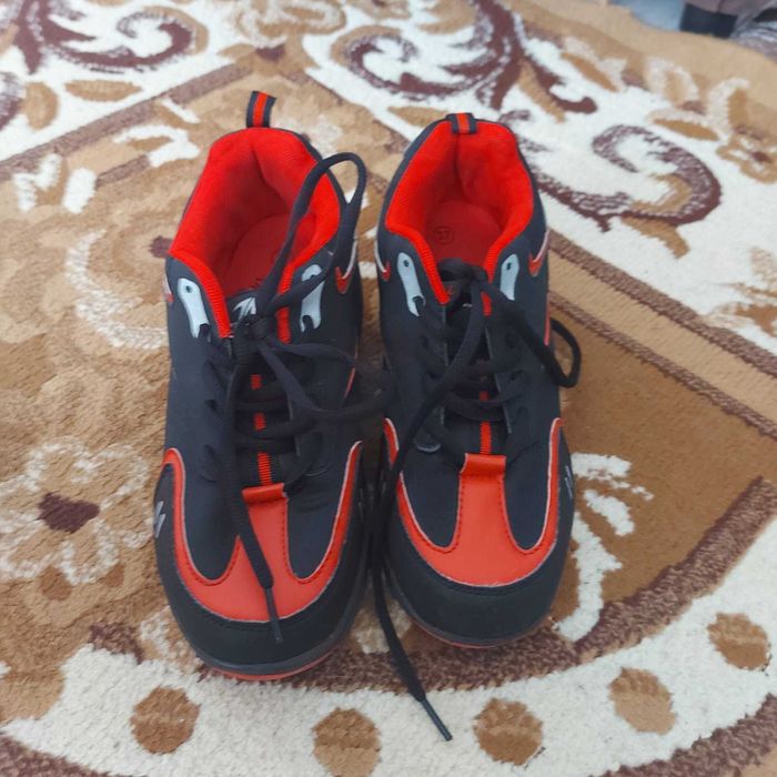 Продам красовки рольки