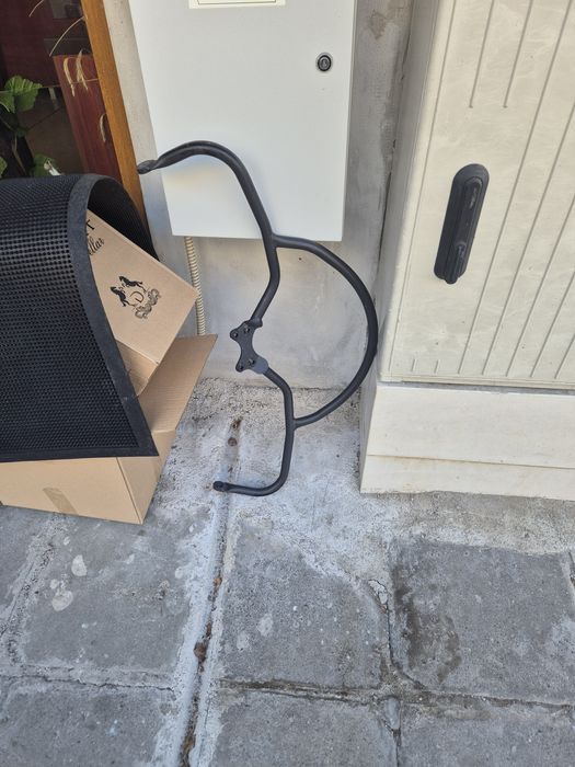 Ролбар за кормило на мотоциклет