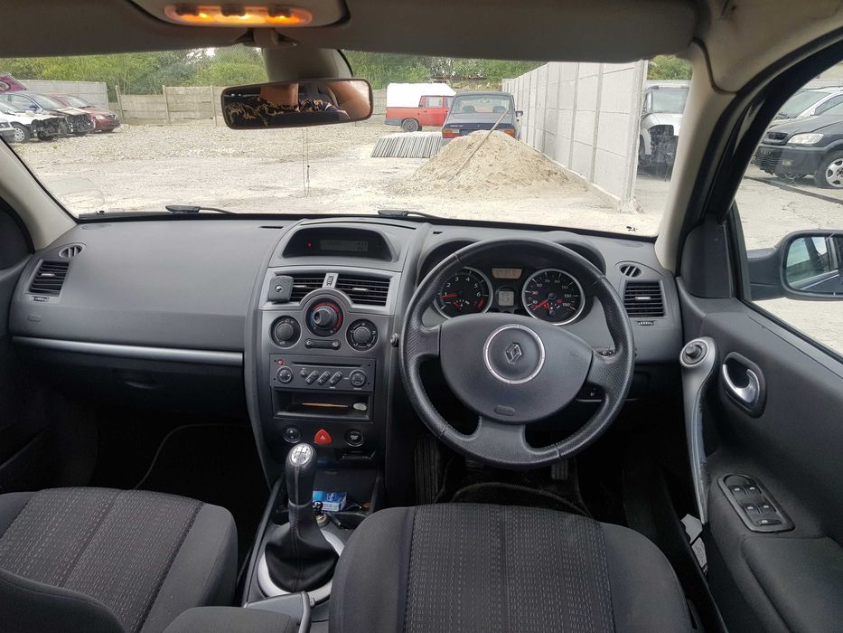 Dezmembram Renault Megane 2 1.6 b Usa fata/usa spate /punte spate