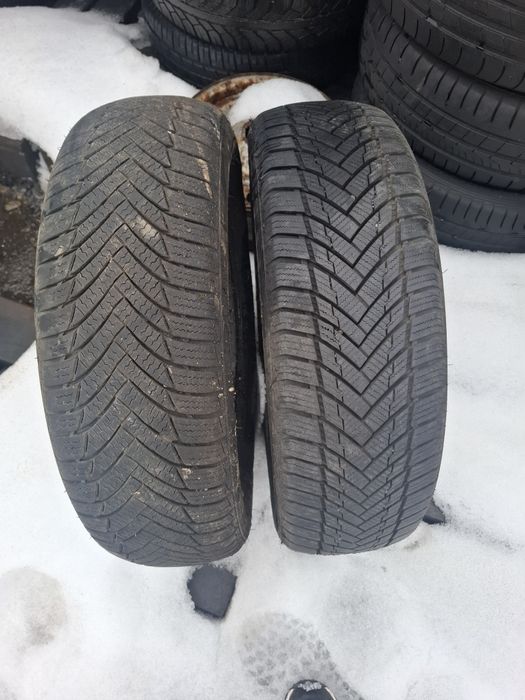 Vand 2 anvelope 185 65 15 de iarna bune ca noi