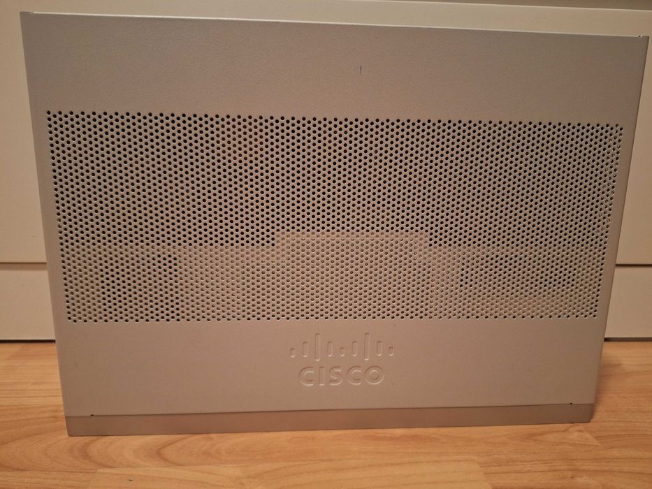 Router Cisco C1111-8P