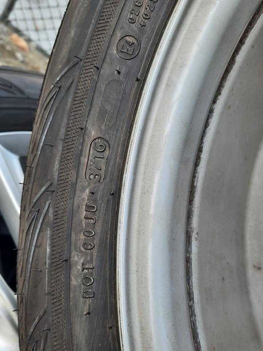 4 Броя 215/60/17 Nokian 2x8mm 2x6,8mm