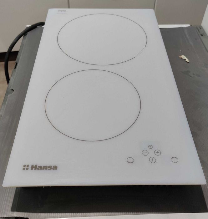 Индукционен плот за вграждане Hansa BHIW 38377