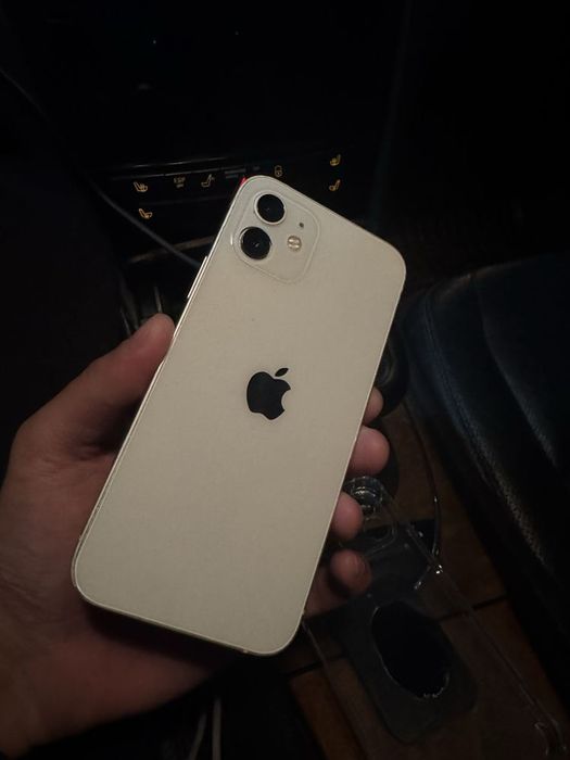 Продам айфон 12 64гб