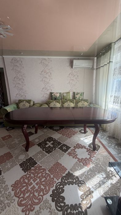 Продам стол, полированный, красное дерево