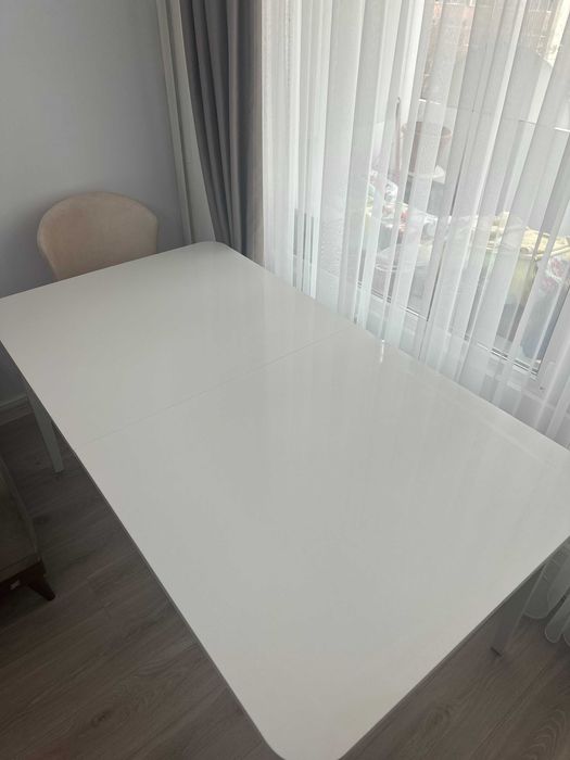 Чисто нова маса висок клас Istikbal  - бял гланц с елементи