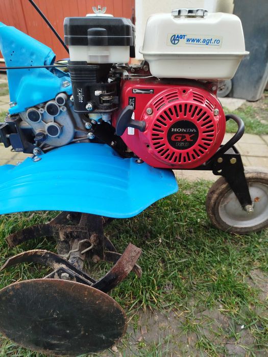 Motosapă AGT 5580 HD cu motor Honda