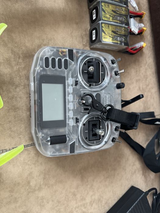 Dronă FPV completă cu toate accesoriile