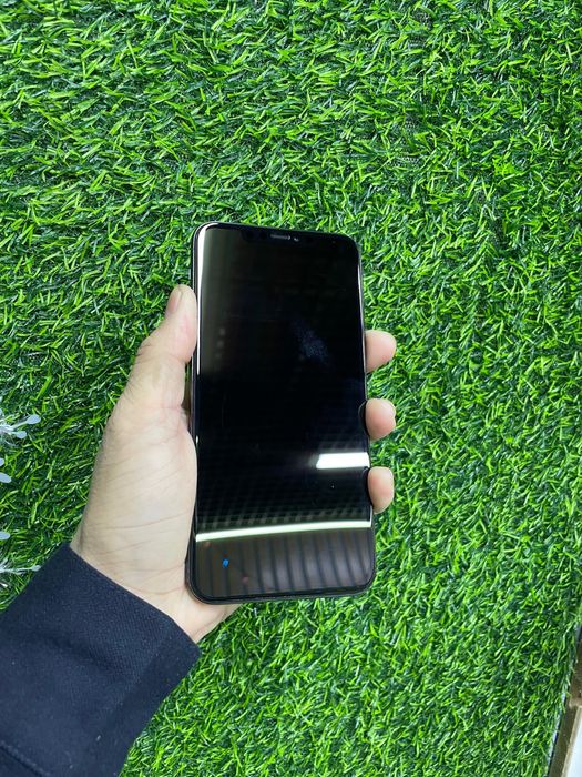 Продам Айфон 11 про макс