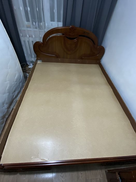 Спальная кровать