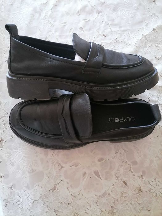 Продам кожаные лоферы размер 40
