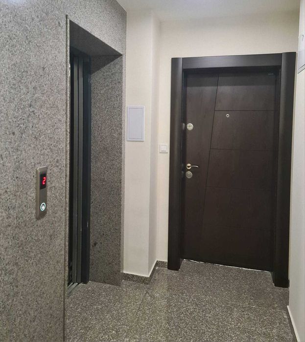 Дава се под наем Тристаен апартамент в Пловдив, Център - 80 кв.м за 510 € - Снимка #3