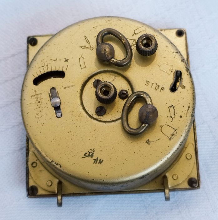 Ceas de masă mecanic Kaiser vintage cu 2 rubine.