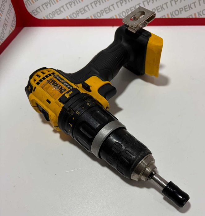 Винтоверт Dewalt DCD735