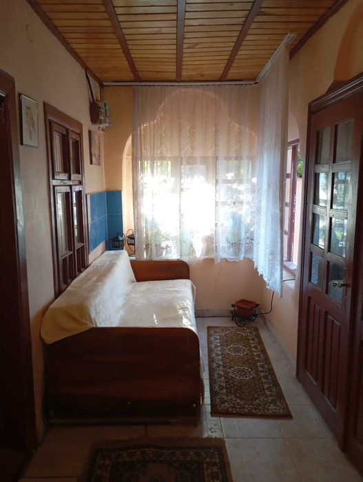 Vand casa si teren la pret de garsoniera (98.000 euro negociabil) doar 19 km de Craiova in Comuna Leu , Dolj