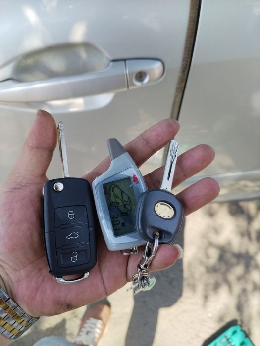 вскрыть авто.   Ключ от автомобиля
