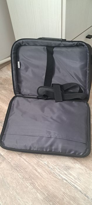 Geanta laptop Targus