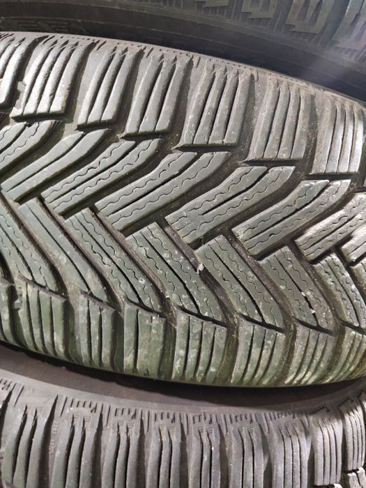 4 бр зимни 215/55/17 Michelin