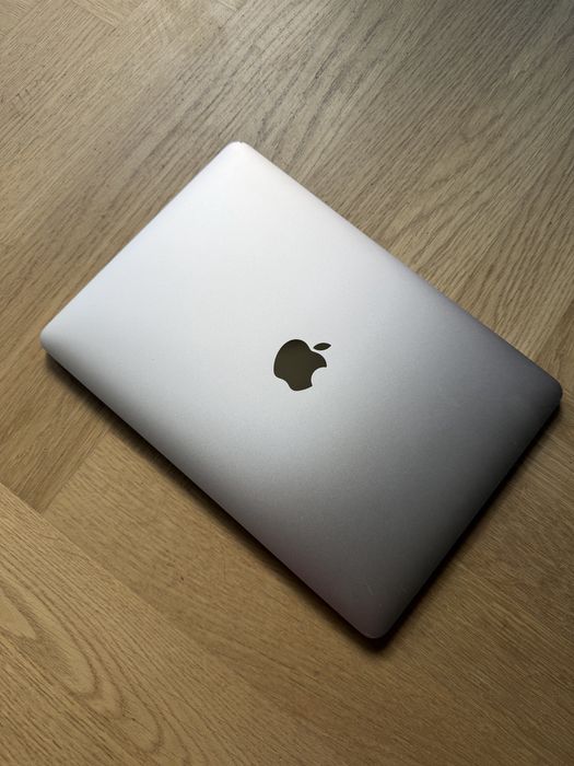 MacBook Retina 12 inch 8 GB ram 250 GB