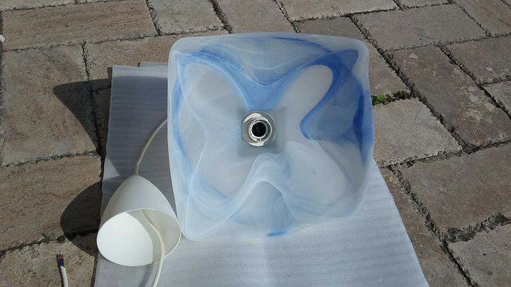 1. Lustra pendul, sticla Murano. 2. Plafoniera rotunda, sticlă Murano