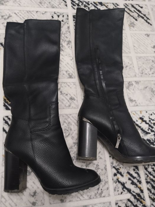 Продам весенние сапоги