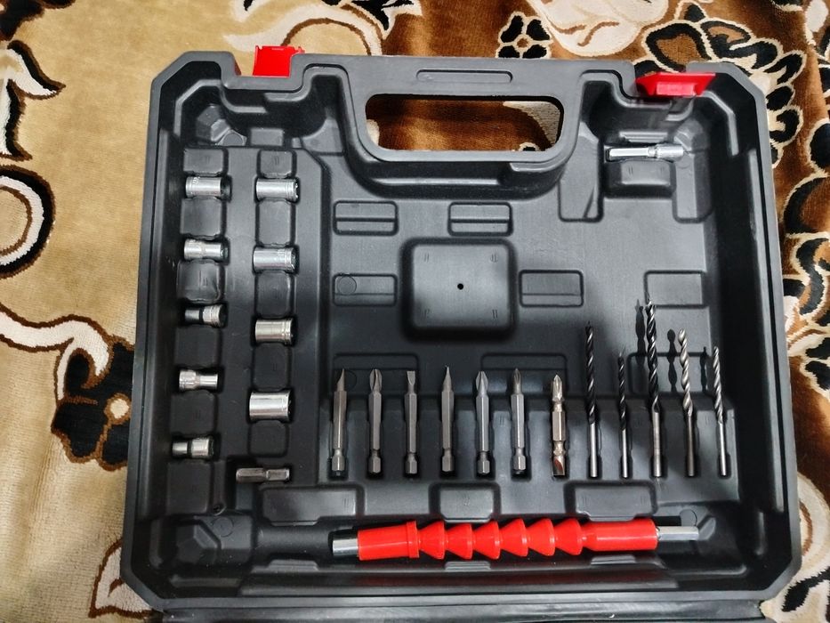 Продам новый шуруповерт