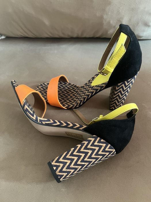 Дамски сандали Reserved