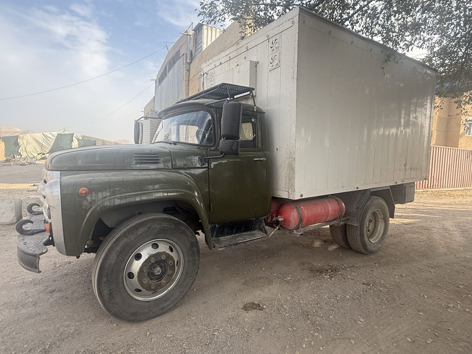 Zil 130  kuzuf isuzi qilingan