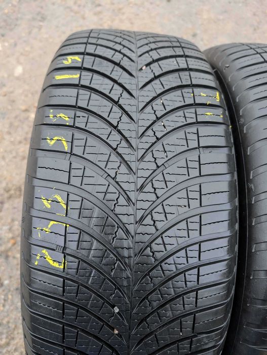 235/55 R19 • All Season • Goodyear Vector 4Seasons Gen 3 SUV 105W | 2 buc | DOT 2022 | Pret/buc