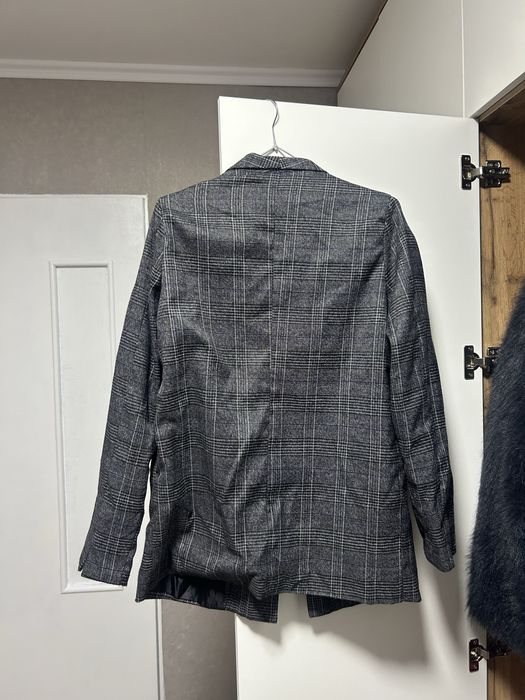 Продаю пиджаки классические