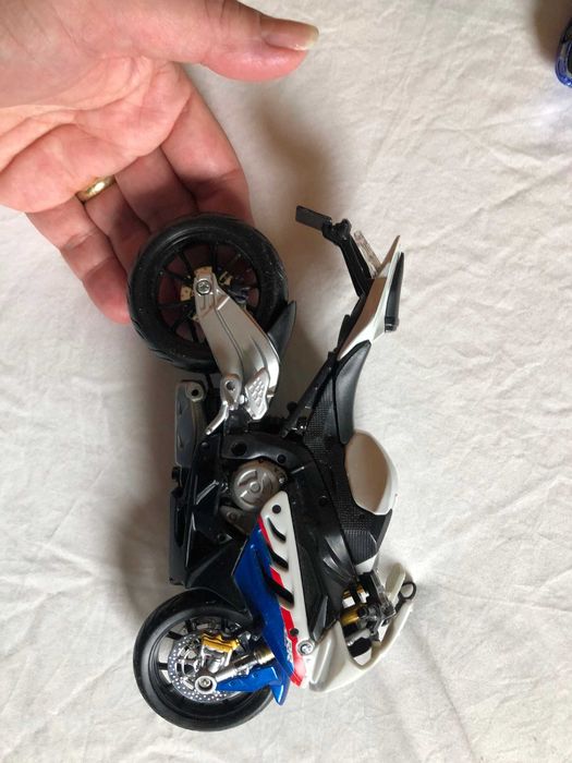 Метални колички (играчки) и мотор