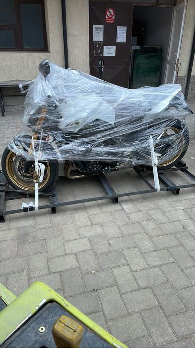 Vând Yamaha FZ8 (20.000 km)