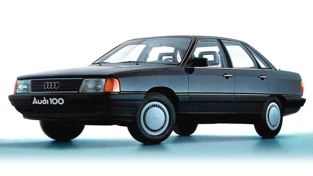 AUDI 100 C3 Разбирается