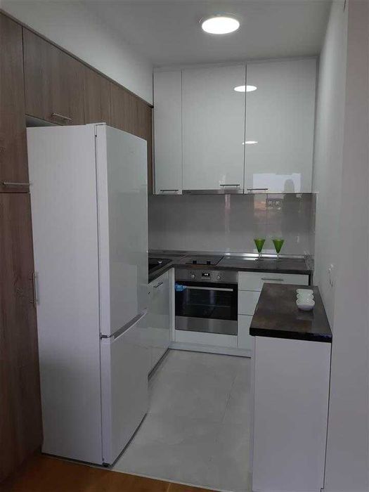 Дава се под наем Двустаен апартамент в Бургас, Славейков - 64 кв.м за 219.3 € - Снимка #3