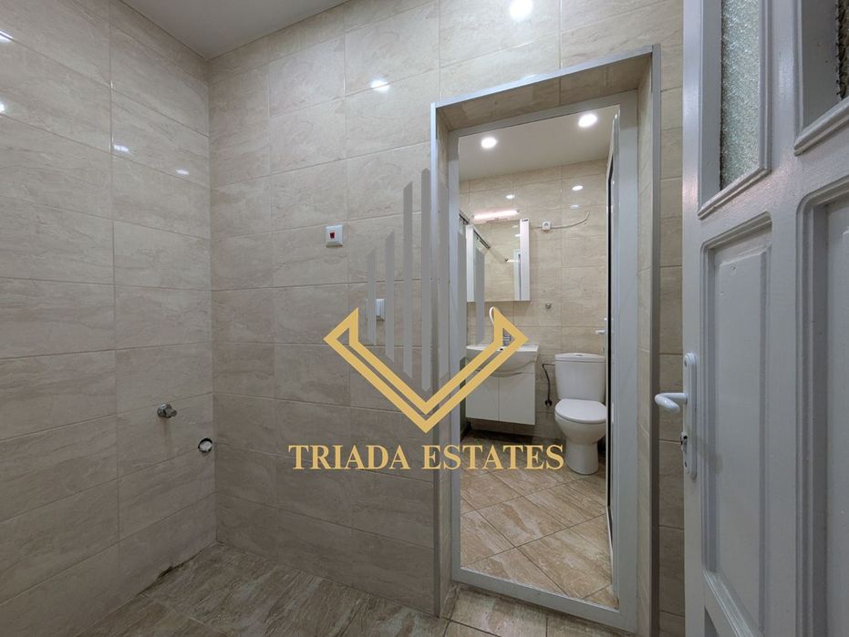 Продава се Тристаен апартамент в Бургас, Център - 152 кв.м за 1191 €/кв.м - Снимка #9