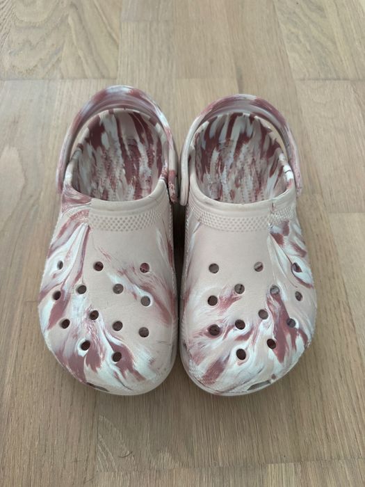 Crocs copii J2 / EU 33-34, model roz marmorat