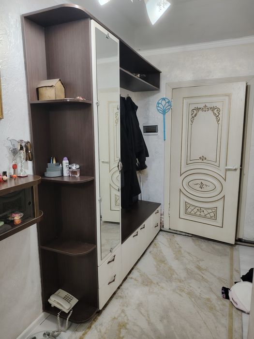 Прихожая продам.