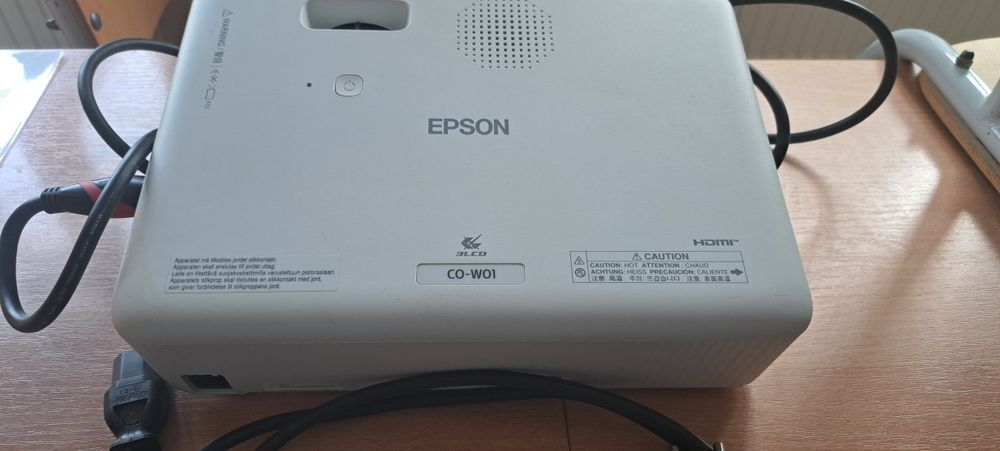 Videoproiector Epson CO-W01 - Stare Impecabilă (Folosit doar o lună)