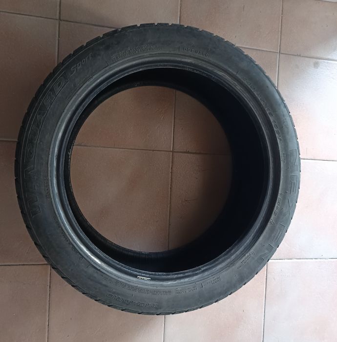Vând anvelopa 245/45/R19
