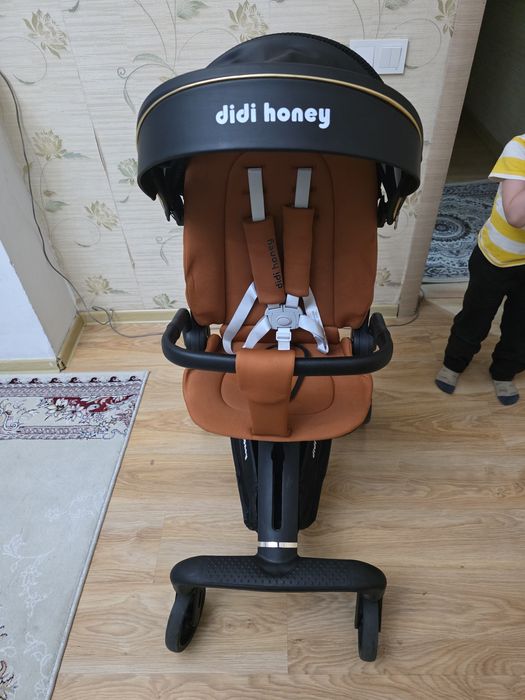 Прогулочная коляска в идеальном состоянии.