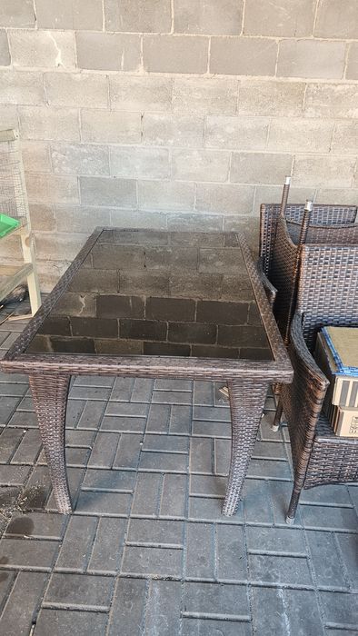 Продам стол ратанговый