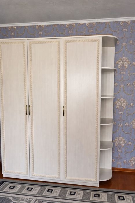 Срочно продам шкаф