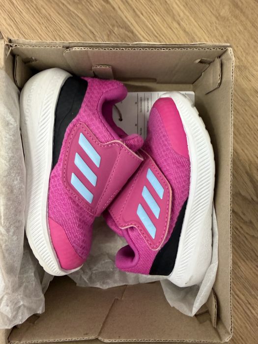 Кроссовки для девочек adidas