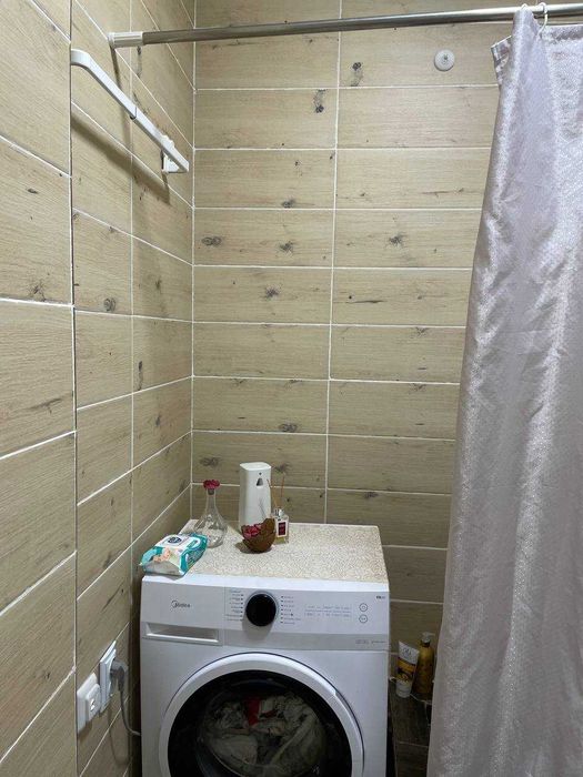 2 комн квартира ,Район 2 школы.
